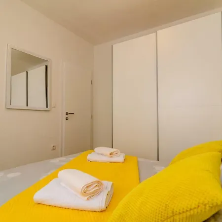 Petra Appartement *