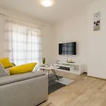 Petra Apartman Zára