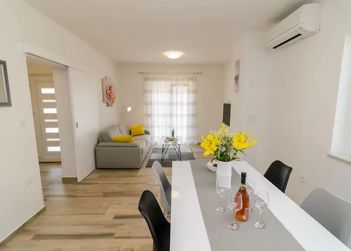 Apartment Petra *